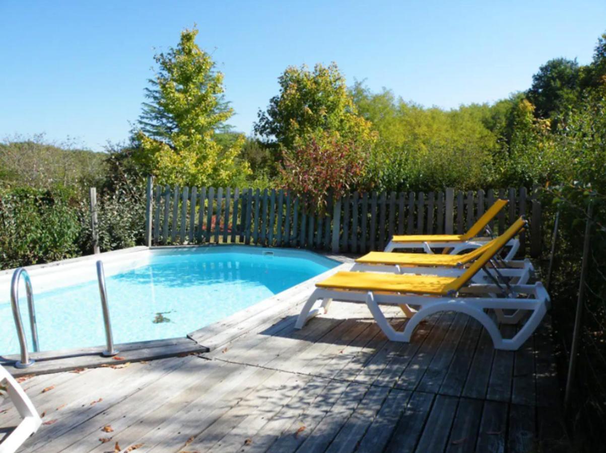 Charmante Maison Avec Piscine Partagee A Le Buisson-De-Cadouin Exterior photo