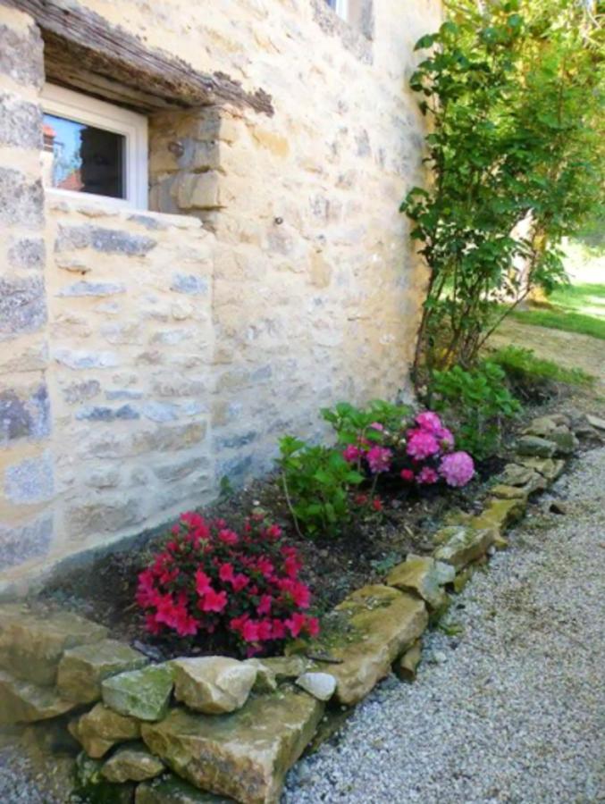 Charmante Maison Avec Piscine Partagee A Le Buisson-De-Cadouin Exterior photo